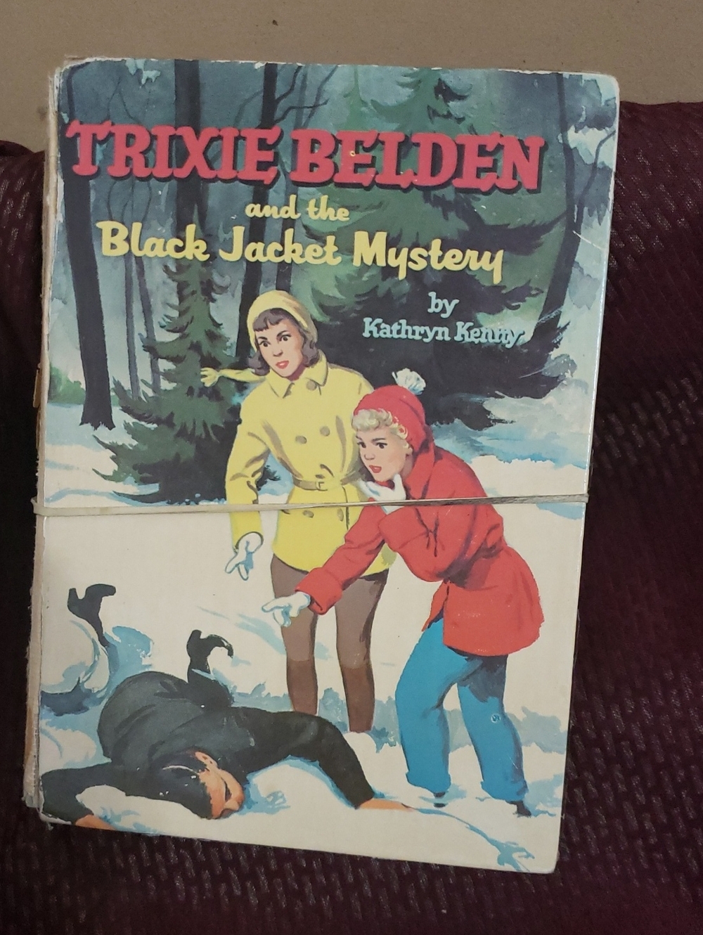 Trixie Belden and the Black Jacket Mystery by Kathryn Kenny – Vintage 1959 Whitm